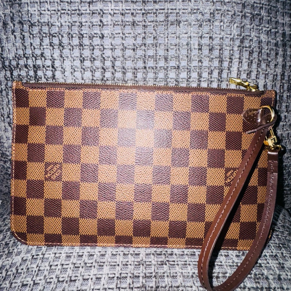 Louis Vuitton Damier Ebene Wristlet Pouchette